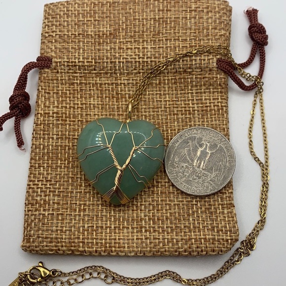 Brand New Wire-Wrapped Green Aventurine Heart with Gold plated Chain - Picture 2 of 3